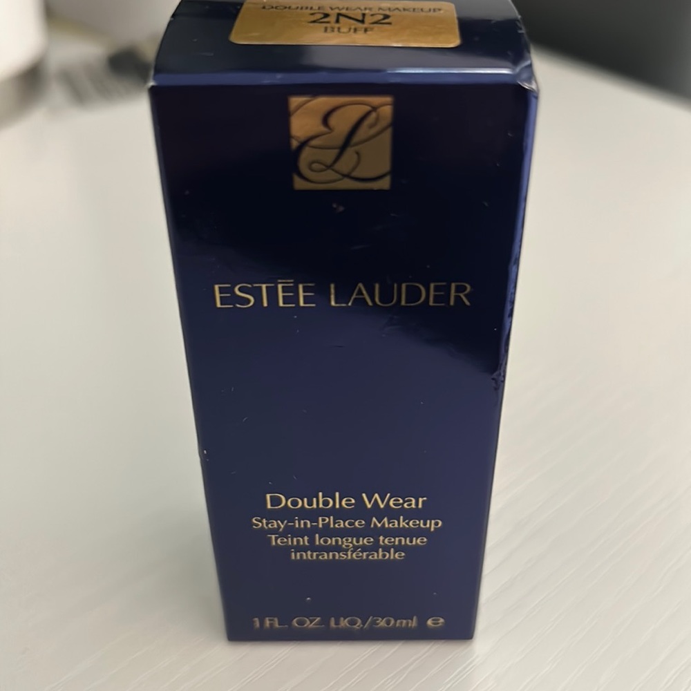 Estée Lauder Double Wear Stay in Place Makeup Foundation Shade 2N2 Buff